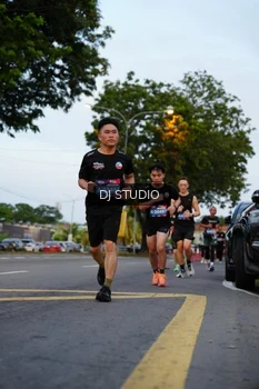 Runner Photo 4196449