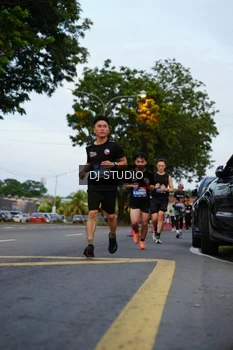 Runner Photo 4196460