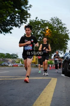 Runner Photo 4196463