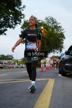 Runner Photo 4196493