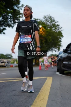 Runner Photo 4196498