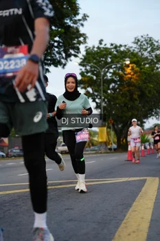 Runner Photo 4196501