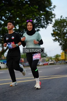 Runner Photo 4196509