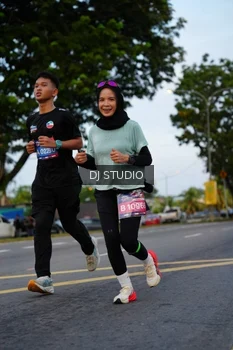 Runner Photo 4196510