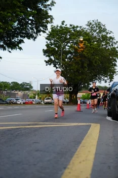 Runner Photo 4196511