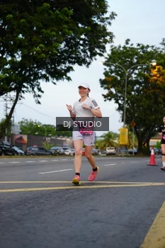 Runner Photo 4196523