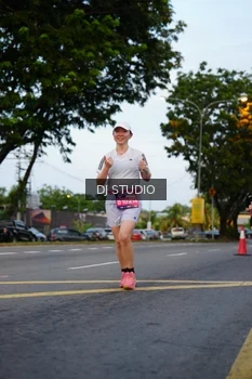 Runner Photo 4196524