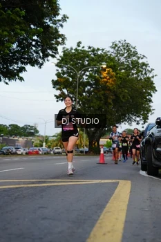 Runner Photo 4196533