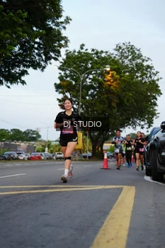 Runner Photo 4196534