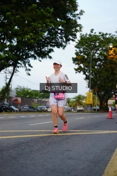 Runner Photo 4196535