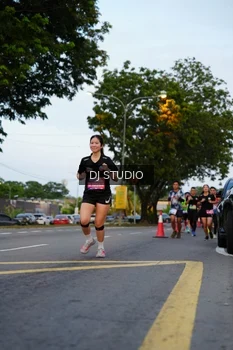 Runner Photo 4196537