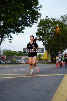 Runner Photo 4196540