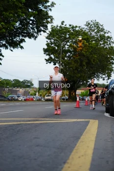 Runner Photo 4196541