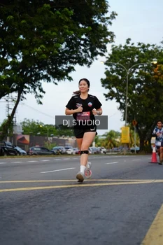 Runner Photo 4196542