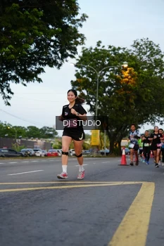 Runner Photo 4196544