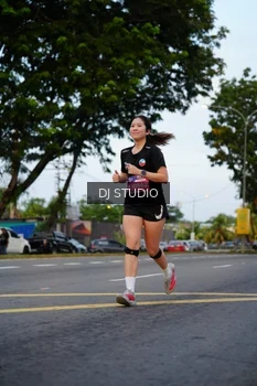 Runner Photo 4196545