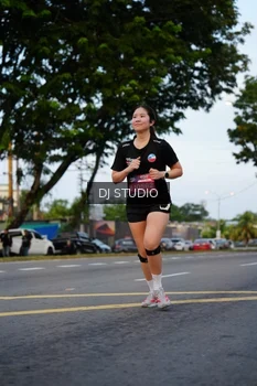 Runner Photo 4196546