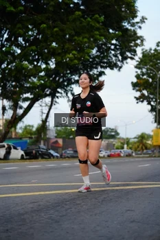Runner Photo 4196549