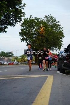 Runner Photo 4196553