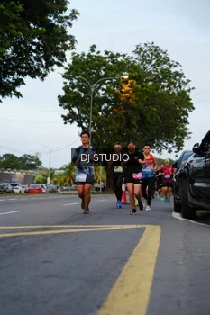 Runner Photo 4196555
