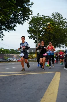 Runner Photo 4196562