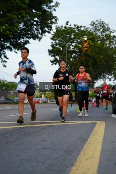 Runner Photo 4196570