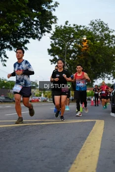 Runner Photo 4196571