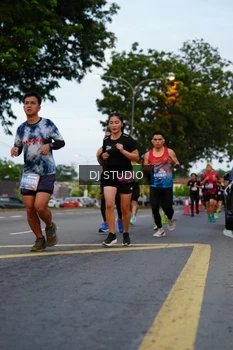 Runner Photo 4196572