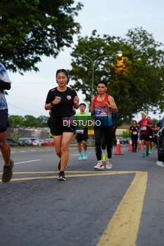 Runner Photo 4196578