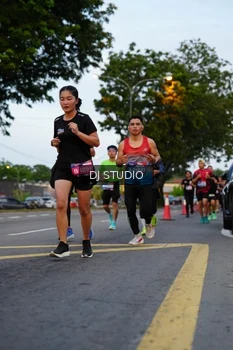 Runner Photo 4196579