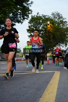 Runner Photo 4196584