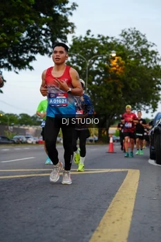 Runner Photo 4196590