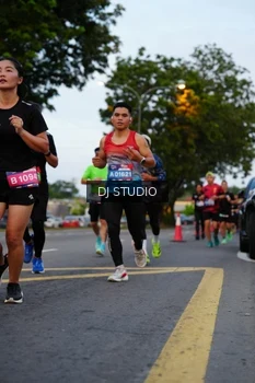 Runner Photo 4196591