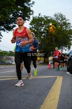Runner Photo 4196592