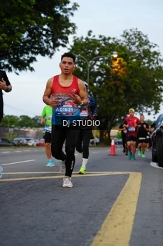 Runner Photo 4196594