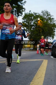 Runner Photo 4196598