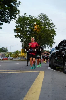 Runner Photo 4196603