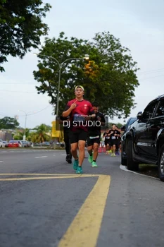 Runner Photo 4196604