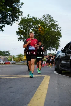 Runner Photo 4196608