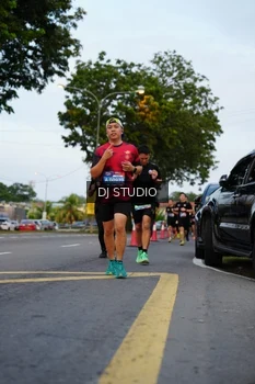 Runner Photo 4196609