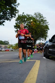 Runner Photo 4196612