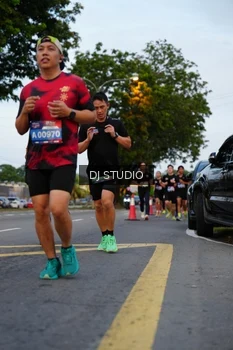 Runner Photo 4196617