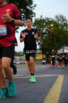 Runner Photo 4196623