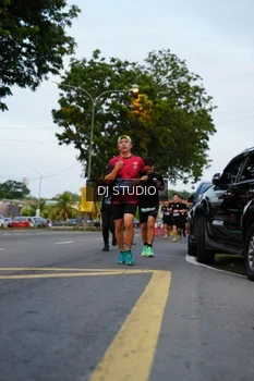 Runner Photo 4196624