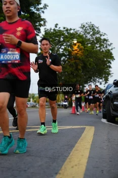 Runner Photo 4196625