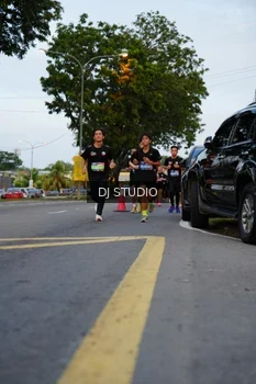 Runner Photo 4196629