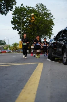 Runner Photo 4196631