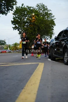 Runner Photo 4196632