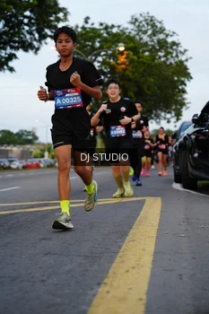 Runner Photo 4196637