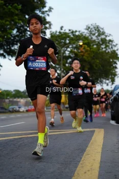 Runner Photo 4196640